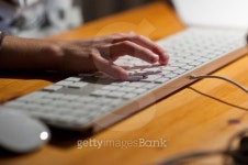 Childs hand on a computer keyboard 이미지 (491327767) - 게티이미지뱅크 Childs hand on a computer keyboard