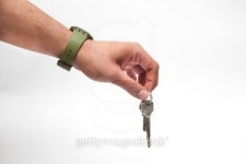 Hand Holding Key 이미지 (494479091) - 게티이미지뱅크 Hand Holding Key