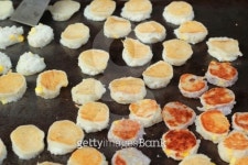 Thailand dessert, Mix flour, coconut and then fried. 이미지 (509364339) - 게티이미지뱅크 Thailand dessert, Mix flour, coconut... 