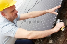 Engineer Installing Solar Panels On Roof Of House 이미지 (481096773) - 게티이미지뱅크 Engineer Installing Solar Panels On... 