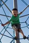 Kid having fun on the jungle gym at playground 이미지 (516251639) - 게티이미지뱅크 Kid having fun on the jungle gym at playground