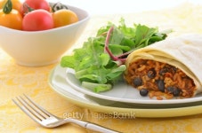 Chicken and black bean burrito 이미지 (494125115) - 게티이미지뱅크 Chicken and black bean burrito