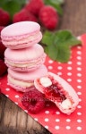 Macaroons with raspberry 이미지 (477605165) - 게티이미지뱅크 Macaroons with raspberry