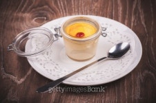 Creme brulee in glass jar 이미지 (466489533) - 게티이미지뱅크 Creme brulee in glass jar