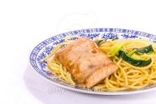 Salmon with pasta and zucchini 이미지 (522095155) - 게티이미지뱅크 Salmon with pasta and zucchini