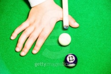 kid playing pool 이미지 (478151513) - 게티이미지뱅크 kid playing pool