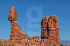Balanced Rock Moonrise 이미지 (512294593) - 게티이미지뱅크 Balanced Rock Moonrise