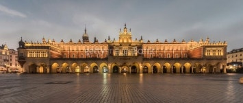 Cloth hall in the morning 이미지 (496237917) - 게티이미지뱅크 Cloth hall in the morning