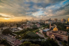 Kuala Lumpur city street view with Petronas Twin Tower 이미지 (526215407) - 게티이미지뱅크 Kuala Lumpur city street view with... 
