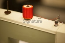 Spool of red thread. 이미지 (509660503) - 게티이미지뱅크 Spool of red thread.
