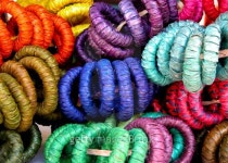 Colorful straw woven napkin rings close up 이미지 (486974737) - 게티이미지뱅크 Colorful straw woven napkin rings close up