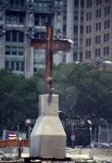 Cross on ground zero 9/11 New York 이미지 (514176169) - 게티이미지뱅크 Cross on ground zero 9/11 New York