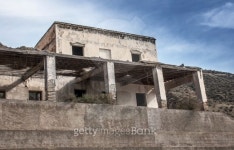 Abandon stone house 이미지 (465316943) - 게티이미지뱅크 Abandon stone house