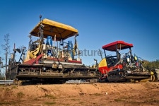 Asphalt paving machines in highway construction 이미지 (469995915) - 게티이미지뱅크 Asphalt paving machines in highway... 