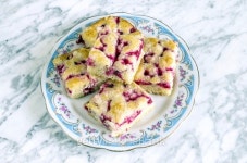 라케메이드(Rice Cake Made) | Homemade currant cake 이미지 (491244753) - 게티이미지뱅크 Homemade currant cake