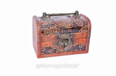 Wooden careved treasure box 이미지 (510374923) - 게티이미지뱅크 Wooden careved treasure box