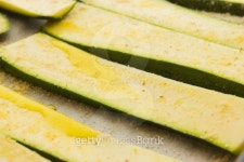 Sliced zucchinis ready to be baked 이미지 (513102171) - 게티이미지뱅크 Sliced zucchinis ready to be baked