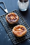 Pasteis de Nata with Powdered Sugar 이미지 (510496139) - 게티이미지뱅크 Pasteis de Nata with Powdered Sugar