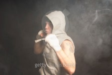 Young boxer about to throw a punch 이미지 (510514619) - 게티이미지뱅크 Young boxer about to throw a punch