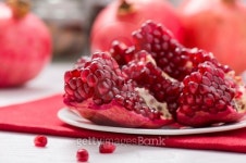 Broken garnet 이미지 (498016477) - 게티이미지뱅크 Broken garnet