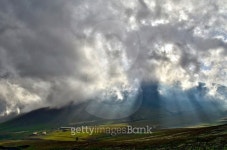 cloudy sunrise in the mountains 이미지 (500615671) - 게티이미지뱅크 cloudy sunrise in the mountains