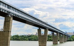 Subway bridge over river Ob 이미지 (523006537) - 게티이미지뱅크 Subway bridge over river Ob