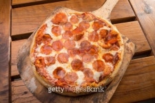 Pepperoni Pizza seen from above 이미지 (478414303) - 게티이미지뱅크 Pepperoni Pizza seen from above