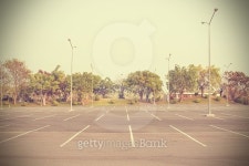 Empty parking lot outdoor in public park 이미지 (485835216) - 게티이미지뱅크 Empty parking lot outdoor in public park