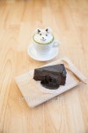 폭스커피앤티(FOX COFFEE & TEA) | Green tea topping made by milk foam top 이미지 (477579310) - 게티이미지뱅크 Green tea topping made by milk foam top