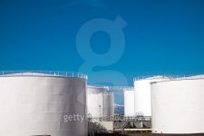 White gas storage tanks 이미지 (485164746) - 게티이미지뱅크 White gas storage tanks
