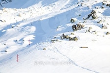 Traces and signposts in the snow at tourist routes 이미지... 게티이미지뱅크 Traces and signposts in the snow at tourist routes