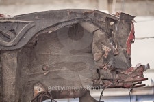 Rusted front wing car after crash 이미지 (474312640) - 게티이미지뱅크 Rusted front wing car after crash