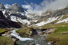 Spring view of the cirque de Troumouse 이미지 (500959072) - 게티이미지뱅크 Spring view of the cirque de Troumouse