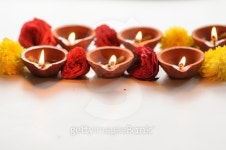 Colorful clay diya lamps lit during diwali celebration 이미지 (491874886) - 게티이미지뱅크 Colorful clay diya lamps lit... 