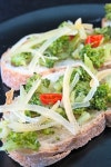 Toasts with broccoli 이미지 (503030978) - 게티이미지뱅크 Toasts with broccoli