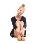little gymnast stretching on the floor 이미지 (488353360) - 게티이미지뱅크 little gymnast stretching on the floor