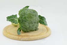 fresh green broccoli and Cutting board isolated 이미지 (475228554) - 게티이미지뱅크 fresh green broccoli and Cutting board... 