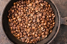 Coffee beans during roasting 이미지 (470185494) - 게티이미지뱅크 Coffee beans during roasting