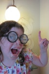 Eyeglasses, Child,  humor and idea 이미지 (475285144) - 게티이미지뱅크 Eyeglasses, Child,  humor and idea