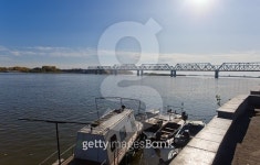 bridge through the river Ob 이미지 (491103746) - 게티이미지뱅크 bridge through the river Ob