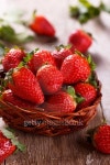 Strawberries 이미지 (502605086) - 게티이미지뱅크 Strawberries