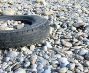 Old tyre abandoned 이미지 (465311786) - 게티이미지뱅크 Old tyre abandoned