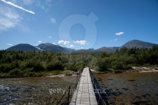 Bridge over clear river in the forest, Rondane, Norway 이미지 (487524520) - 게티이미지뱅크 Bridge over clear river in the... 