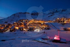 Val Thorens by night 이미지 (471168500) - 게티이미지뱅크 Val Thorens by night