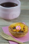 Egg tart on wood background 이미지 (484749732) - 게티이미지뱅크 Egg tart on wood background