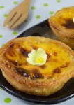 Egg tart on green dot  background 이미지 (484750622) - 게티이미지뱅크 Egg tart on green dot  background