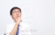 Thinking Position Of a young Asian Man 이미지 (464503158) - 게티이미지뱅크 Thinking Position Of a young Asian Man