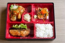 bento box with roll and salmon 이미지 (492812944) - 게티이미지뱅크 bento box with roll and salmon