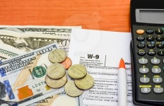 Income Taxes. w-9 이미지 (493786860) - 게티이미지뱅크 Income Taxes. w-9
