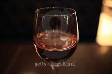 glass of wine restaurant interior serving dinner 이미지 (487187036) - 게티이미지뱅크 glass of wine restaurant interior... 